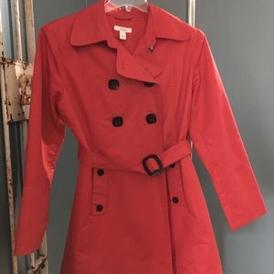Tomato Red trench coat - sharp look on a rainy day